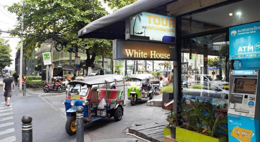 White House Asoke Sukhumvit 18 Hotel Bangkok Exterior photo
